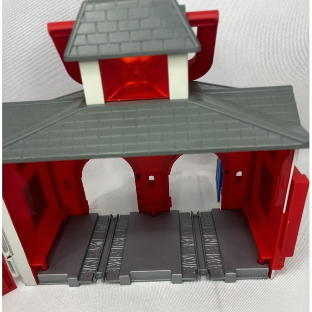 Thomas & Friends Take Along Sodor Drawbridge, Rescue Station, Wellsworth Station - Picture 7 of 11